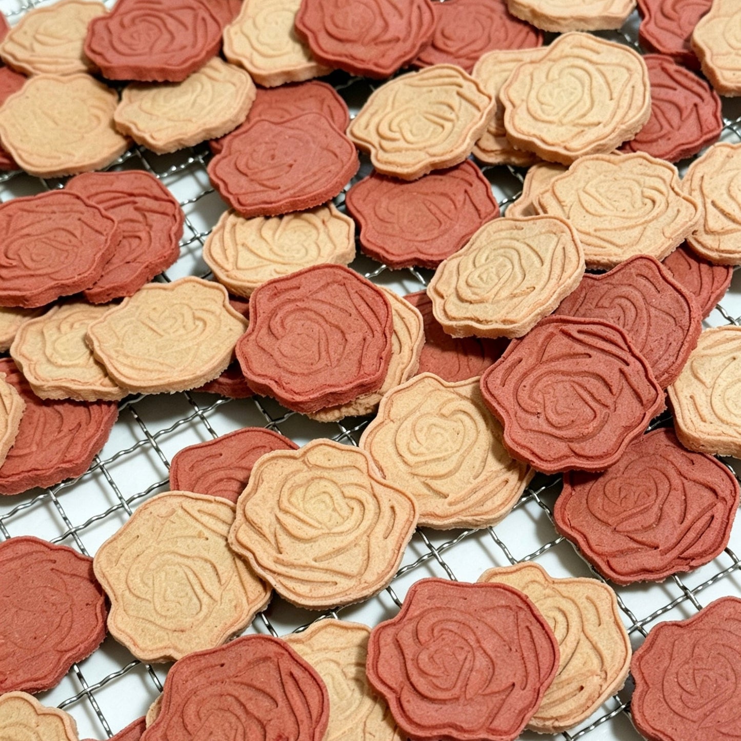 Rose Cookies | No Grain | For Both Dogs and Cats | 4pcs